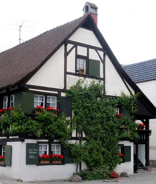 Das 'Hebelhuus', das Heimathaus von Johann Peter Hebel in Hausen i.W. - Quelle: Wikipedia